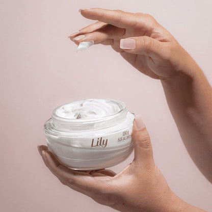 CREMA HIDRATANTE ACETINADO LILY